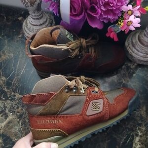 Salomon Vintage 90's Trekking Mid Hiking Boots Size 6.5 for Women Korea
